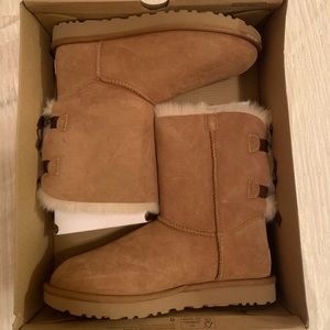 NEVER BEEN WORN: UGG Brown Bailey Bow Boots women’s size 8